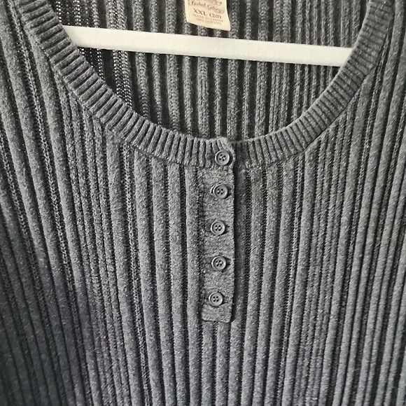 Gray Ribbed Sweater - Picture 4 of 7
